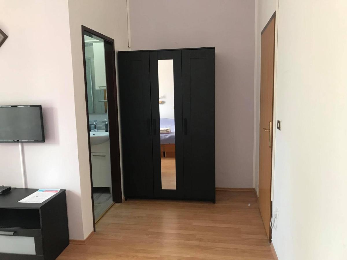 Draga Rooms Njivice Exterior photo