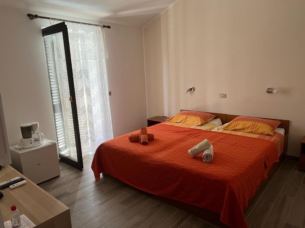 Draga Rooms Njivice Exterior photo