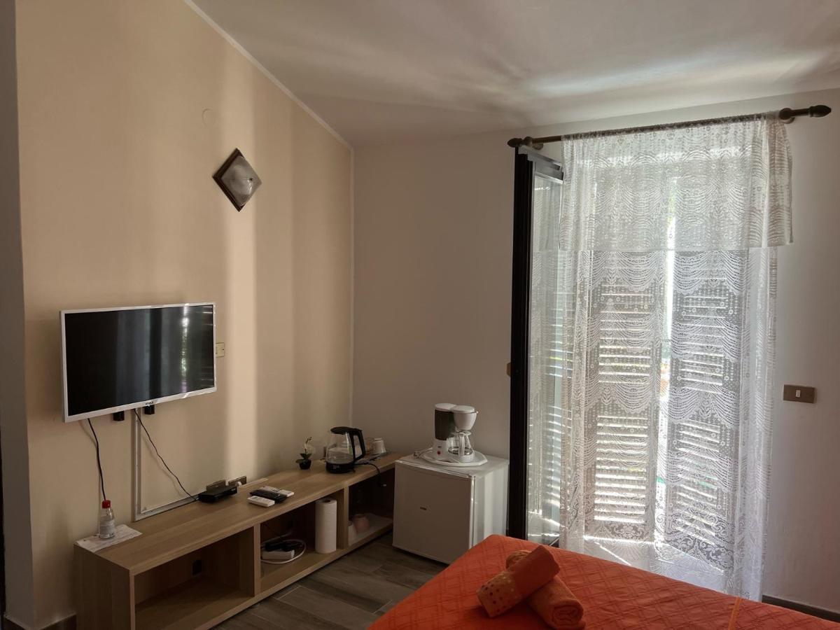 Draga Rooms Njivice Exterior photo